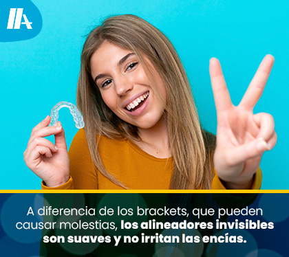 Joven Feliz con su Cómoda Ortodoncia Invisible