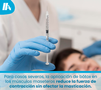 Especialista Aplica Tratamiento para el ATM