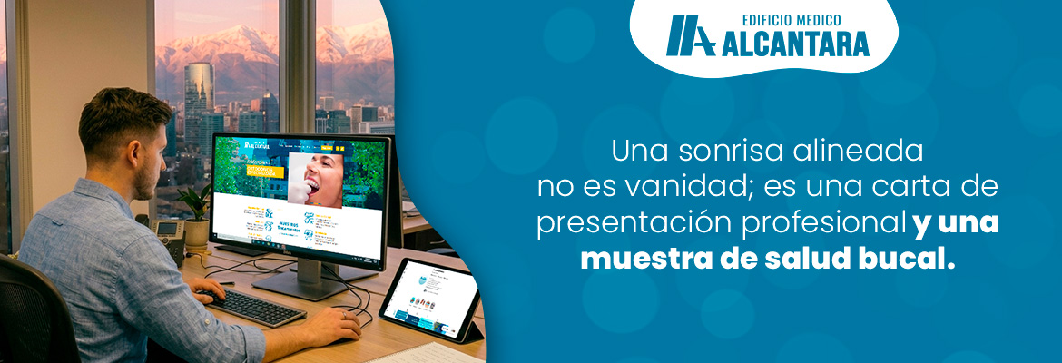 Hombre desde su oficina en Santiago de Chile Busca Odontolog�a Est�tica en Google