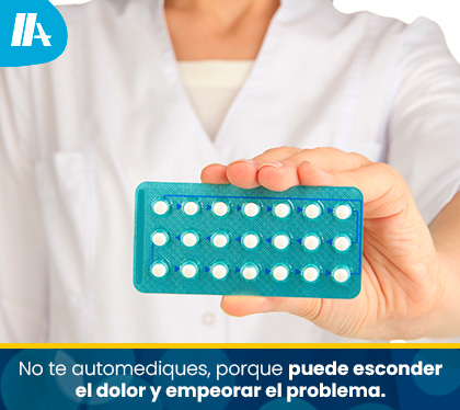 Persona se medica por dolor de muela a causa de un Flemón o Absceso
