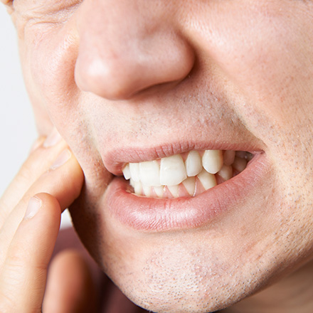 Bruxismo Chica Ejerce Presin en los Dientes