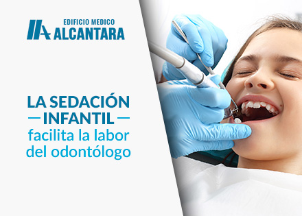 Sedacin Dental Infantil Dentista con Nio en Chequeo